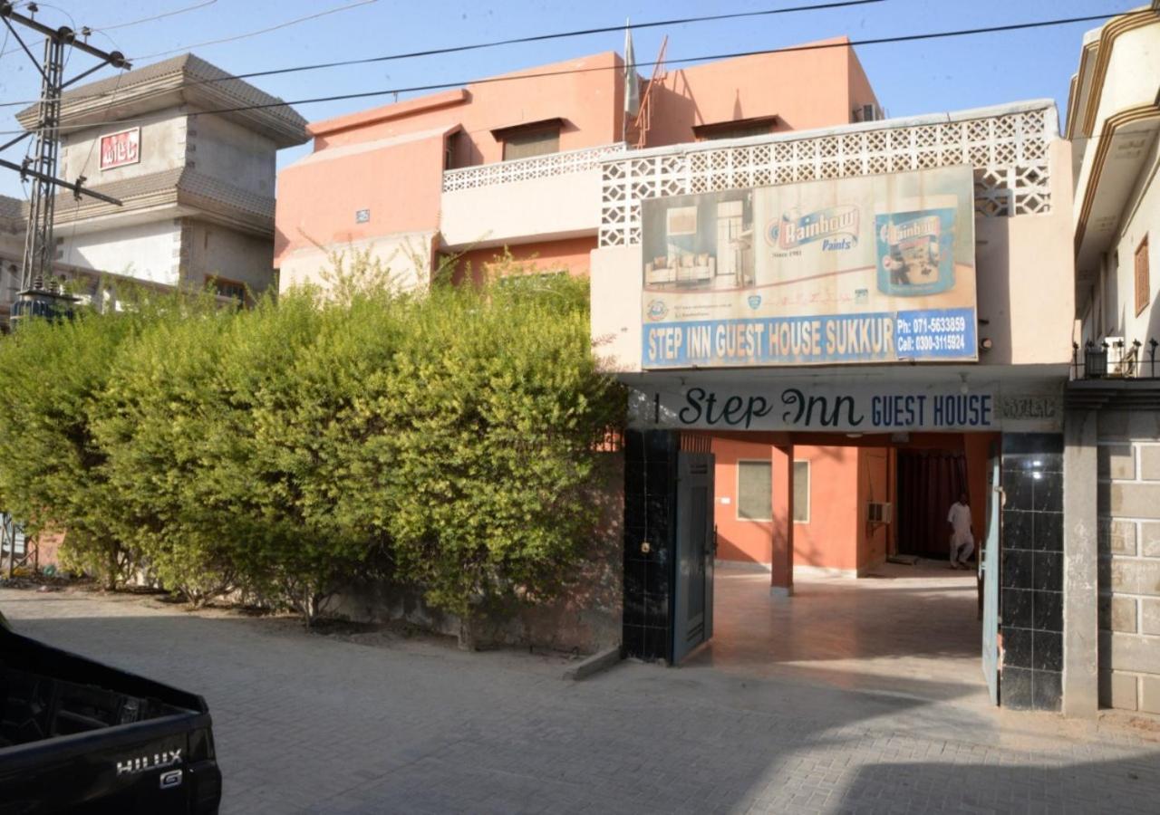 Step Inn Hotel Sukkur Екстер'єр фото